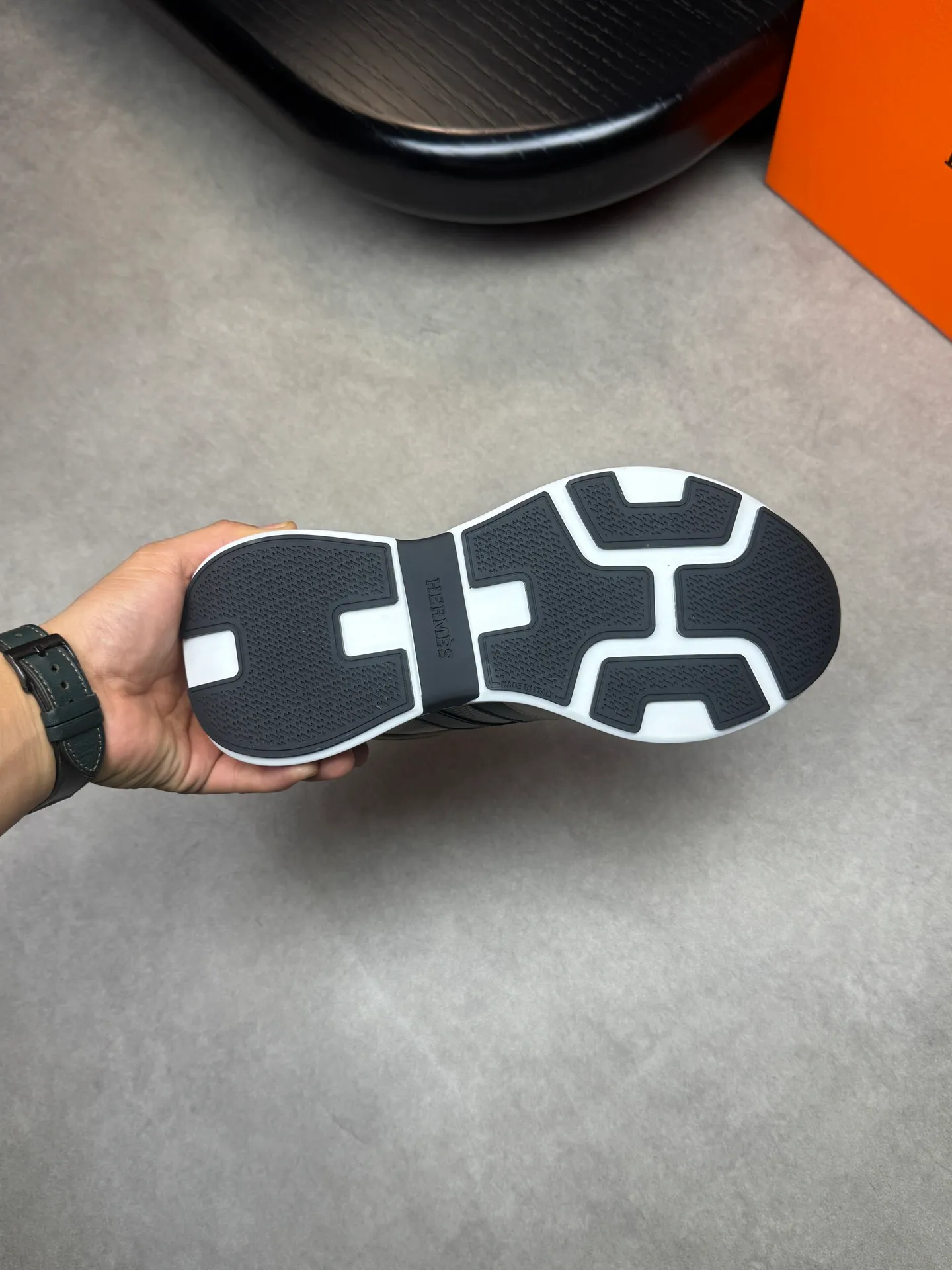 [HERMES] Hermès men's shoes 💰520💰 - high-end quality original items 🔍🔍🔍 casual sports shoes - upper: 🔝 pebbled calfskin, brand high mercerized canvas, body sewn with brand ´H´ totem, tongue brand logo cloth label - lining: water-dyed cowhide -Outsole: Ultra-light T men's shoes 💰U foam·rubber; two-color molded outsole -Ultra-high quality control·Fine workmanship: highlighted (high-end·luxury·grade) -Size: 39-44 (38, 45, can be customized)